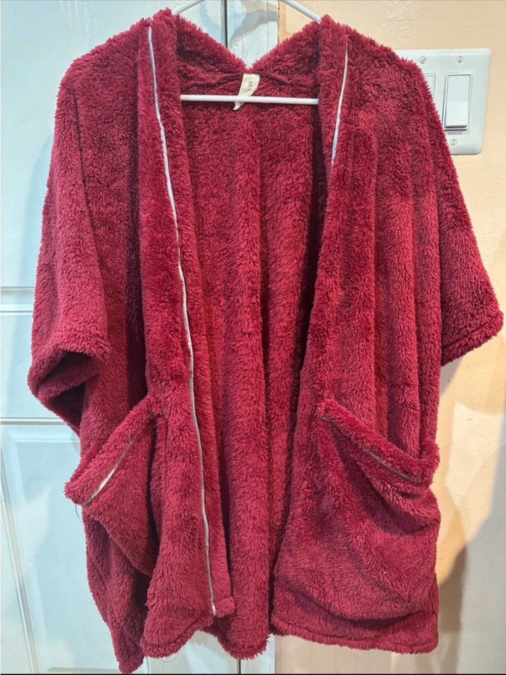 HUE Plush Open-Front Cardigan in Burgundy